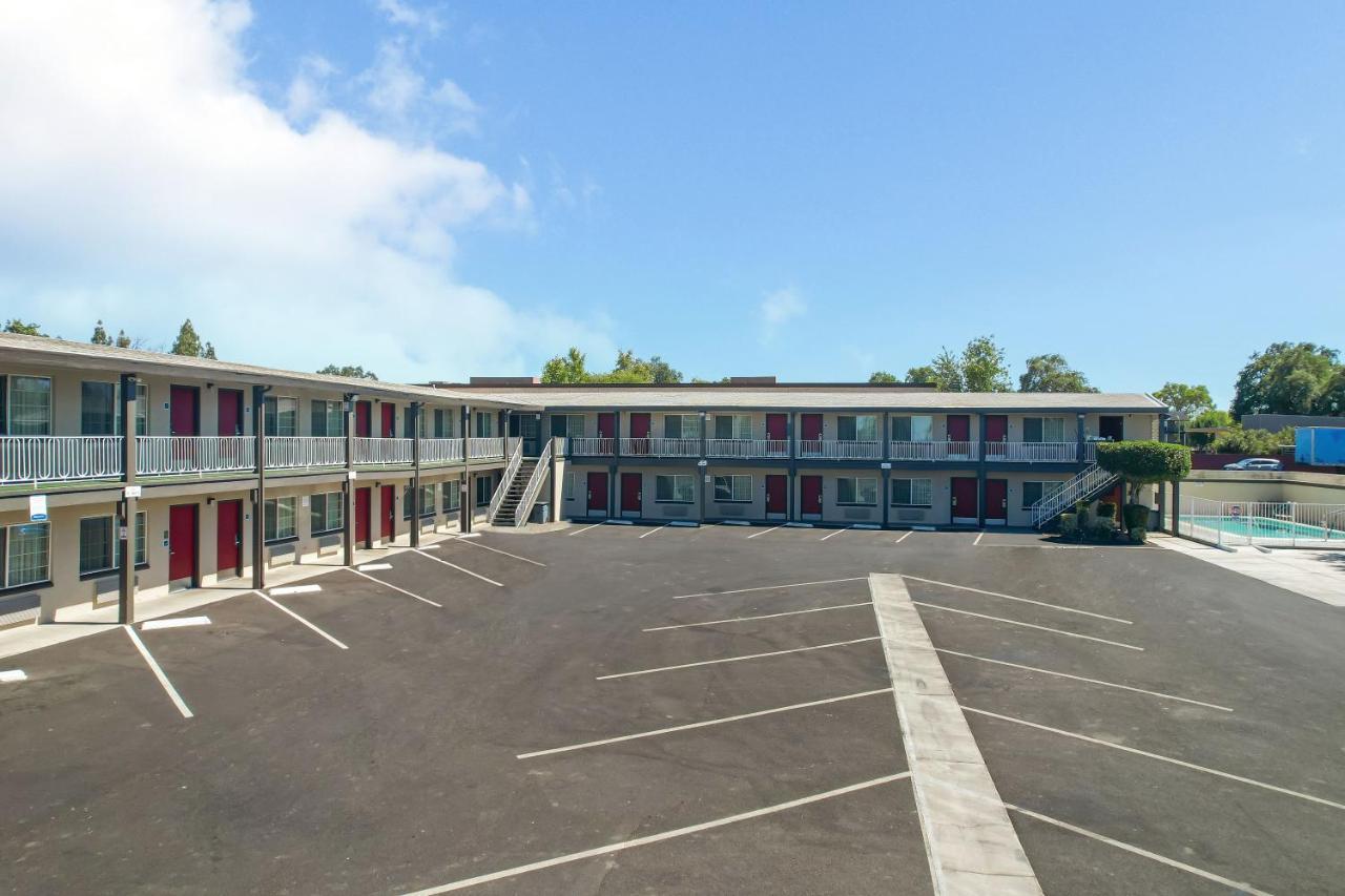 Econo Lodge Woodland Near I-5 Kültér fotó
